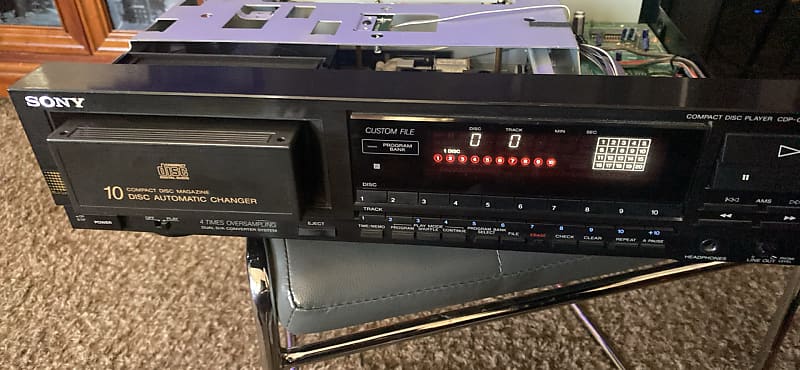 Sony cd player Cdp-C100  			