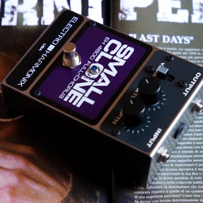 So I bought the EHX Small Clone, the chorus pedal Kurt used
