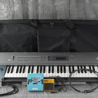 KORG N364 Music Workstation Synthesizer in Good Condition
