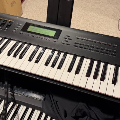 Roland D-70 76-Key Super LA Synthesizer 1990 - 1994