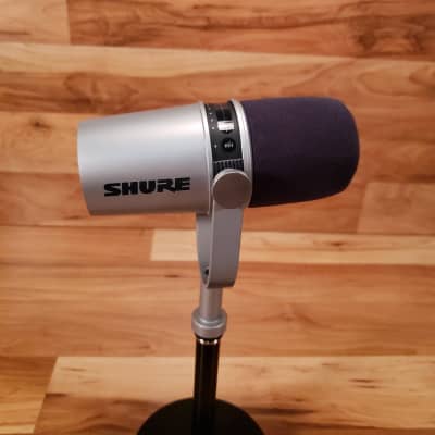 Shure Motiv MV7-S Podcasting, Streaming, Home Recording and Gaming Microphone Silver Free 2 Day Ship image 2
