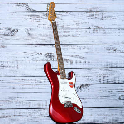 Amazon.com: Squier Classic Vibe 60s Stratocaster Electric