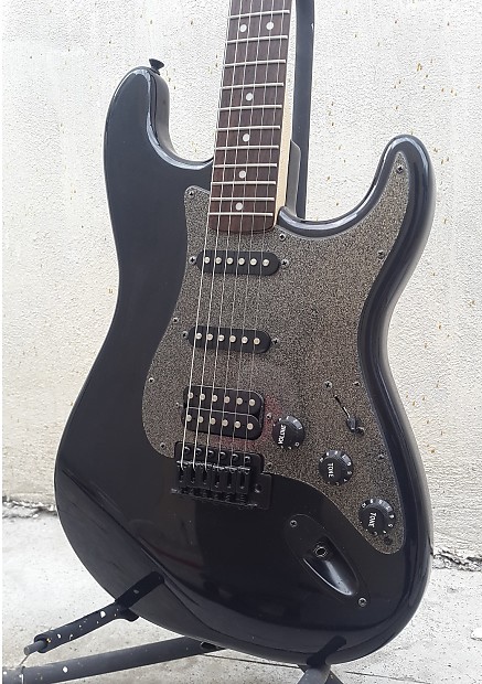 FENDER Stratocaster deluxe guitar SQUIER metallic black | Reverb FENDER Stratocaster deluxe guitar SQUIER metallic black | Reverb