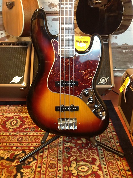 Fender jazz bass 70's reissue on sale