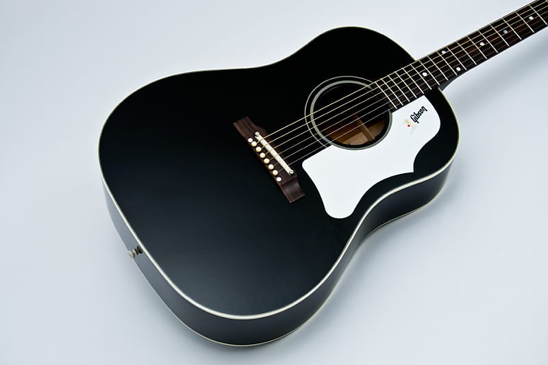 Gibson Custom Shop J-45 1968 Limited Edition Ebony - unplayed image 1