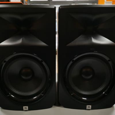 Caixa Monitor de Áudio JBL LSR 308 Studio Biamplificada 8 Bivolt