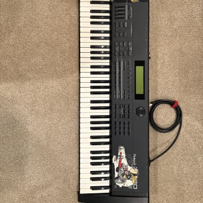 Roland XP-80 76-Key 64-Voice Music Workstation Keyboard 1999 - 2004 - Black
