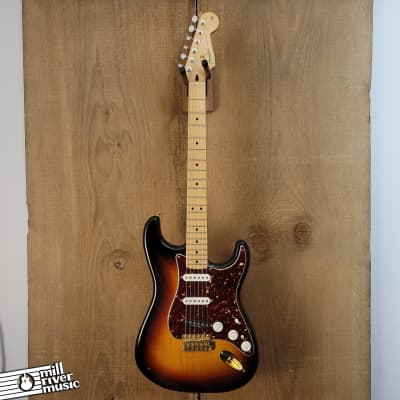 Fender Deluxe Players Stratocaster MIM Electric Guitar Sunburst Used image 2