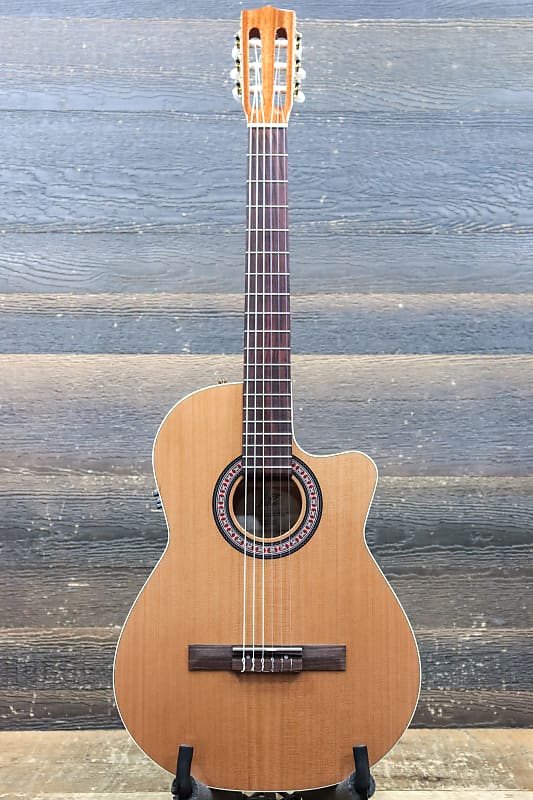 La Patrie Concert CW QI Solid Cedar Top Natural | Reverb Canada