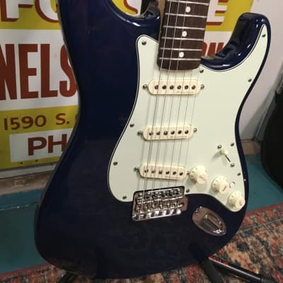 Fender Stratocaster Deluxe series 07 - Ash Body Translucent Blue image 3