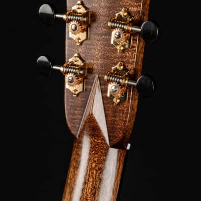 Bourgeois OMC Soloist Custom Aged Tone Adirondack Spruce and Figured Mahogany with Bevel NEW image 24
