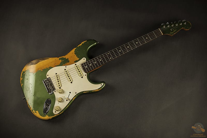 ギター CustomElectrolic Relic OliveGreen Strato Fender Custom Olive Green Stratocaster Nitro Relic 1995 | Reverb