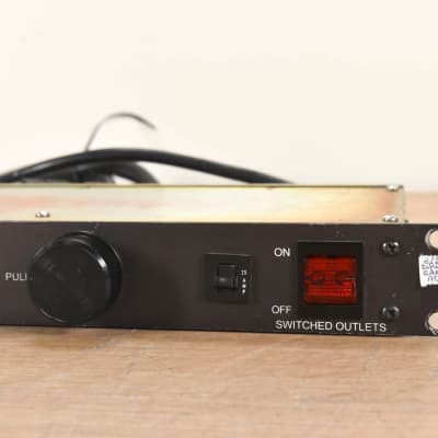 Furman PL-8 120V 15A Power Conditioner with Lights CG002UY image 2