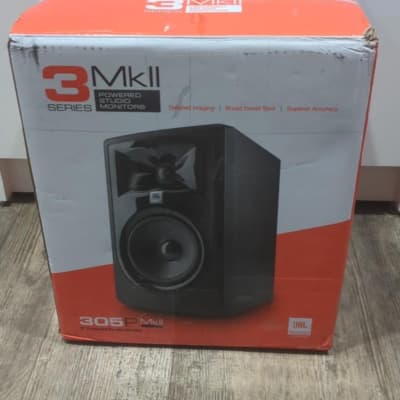 Jbl 3mk11 set of 2 studio speakers (speaker only no shops wires)