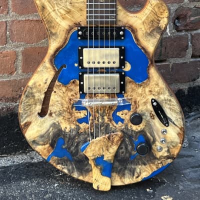 Nishgaki Guitars (Style-N Nishgaki Guitars) Cirrus Easel