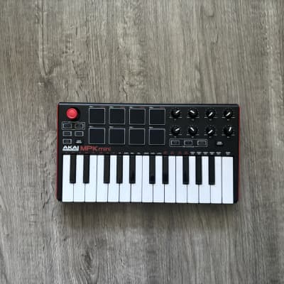 Akai MPK Mini MKII 25-Key MIDI Controller 2014 - Present - Black