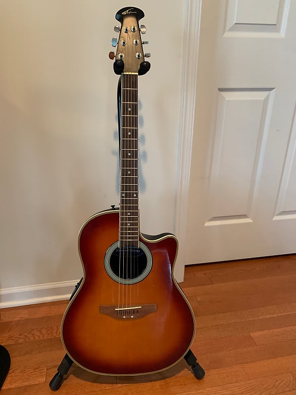 Applause AE28  with Ovation Deluxe Hardshell Case image 1