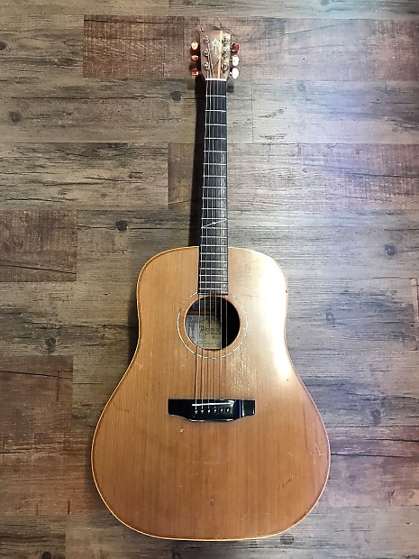 ALVAREZ YAIRI DY61 DREADNAUGHT GUITAR SOLID CEDAR/ MAHAGONY