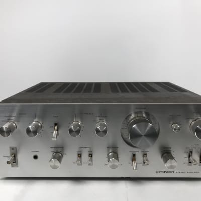 Pioneer SA-8500 60-Watt Stereo Solid-State Integrated Amplifier (1975 - 1979)