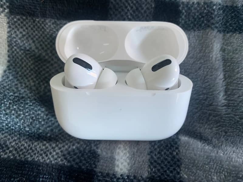 Apple AirPods Pro 2023 Reverb