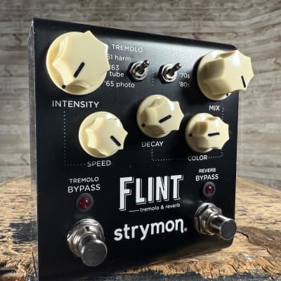 strymon FLINT V1 tremolo reverb ストライモン Strymon Flint Reverb and Tremolo V1 | Reverb Canada