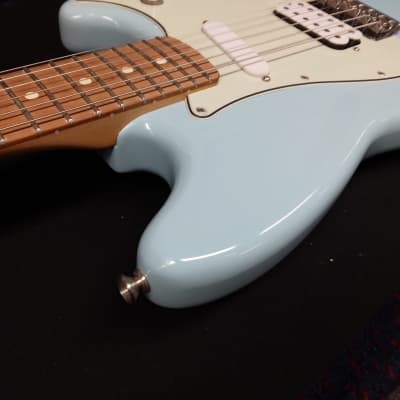 Fender  Duo sonic HS 2016 in Daphne Blue w/Full Warranty Floor Model! image 5