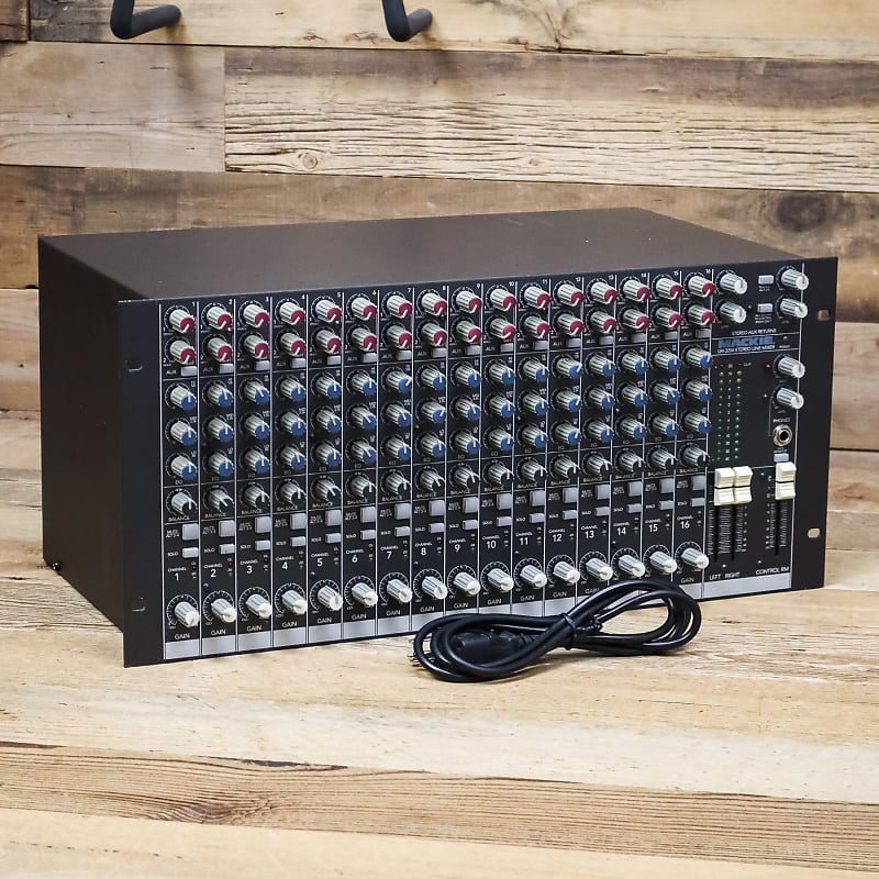 Mackie LM-3204 16-Channel Compact Line Mixer | Reverb