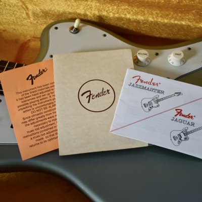2000 Fender Yamano American Vintage ’62 Jazzmaster Reissue Ice Blue Metallic 1 of 50 w/HSC & Paperwork, AVRI image 23