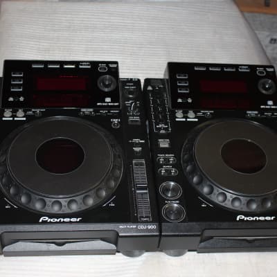 (2) Pioneer CDJ 900 Multiplayer (USB, CD, link) with Power Cords and RCA cords image 3