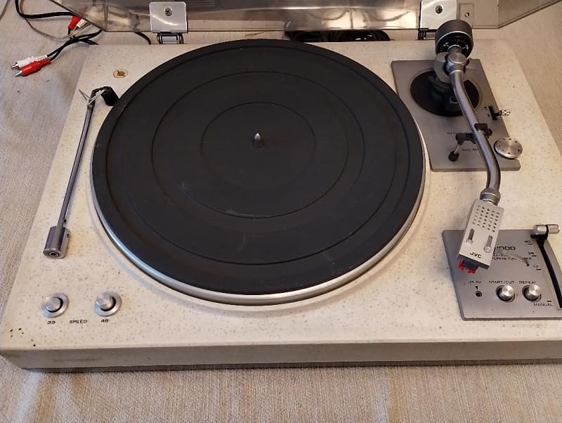 Kenwood KD-3055 turntable in very good condition - 1980's image 1