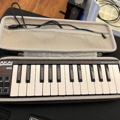 Akai Professional MPC X Standalone Sampler and Sequencer including Case and free small Akai Keyboard image 12