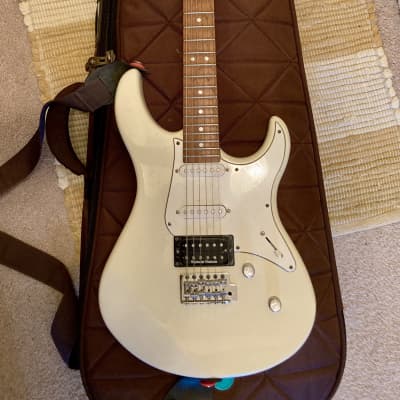 Yamaha Pacifica 510V white | Reverb