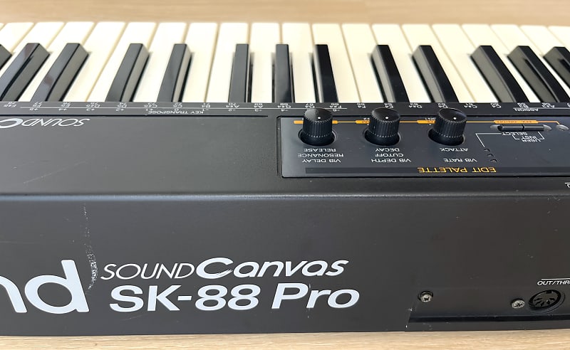 Roland SK-88 Pro Sound Canvas 37-Key Synthesizer