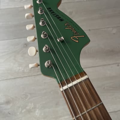 ギター EDWARDS / Kenny King Black Fender Mustang - Kenny Beats Louie 2023 - Green | Reverb