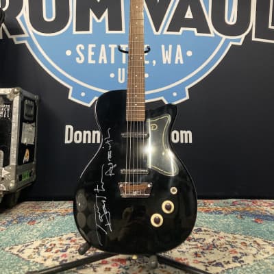 Tom Hamilton's Aerosmith, Danelectro Baritone Bass Signed! Authenticated! Black (#20) image 2
