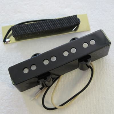 Fender  USA Vintage  Reissue 74 Jazz Bass Neck Pickup Shield and Spacer USA 0095631000 0992243000 image 1