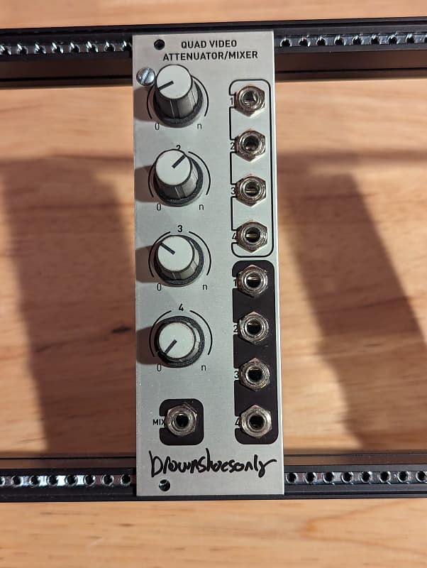 brownshoesonly Quad Video Attenuator / Mixer video synth module Silver image 1