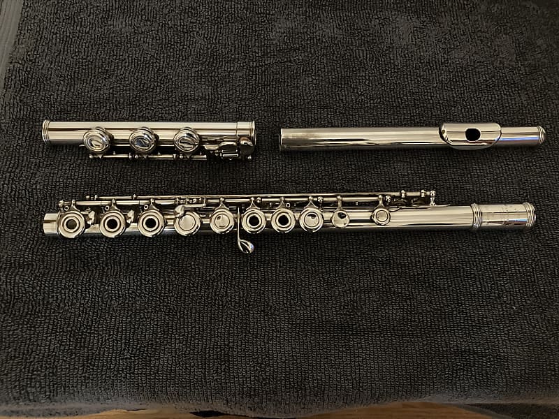 Armstrong deals 80b flute