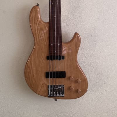 Atelier Beta 5 Strings Fretless Jazz Bass image 1