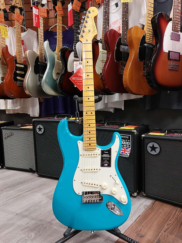 ギター [izk]Professional II Stratocaster(DN) Fender - American Professional II Stratocaster® Maple