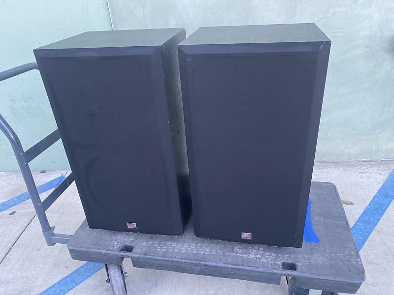 Cerwin vega floor standing speaker pair Re30  			