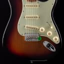 Fender Classic Series '60s Stratocaster 3-Color Sunburst (726)