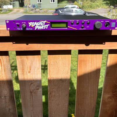 E-MU Systems Planet Phatt Rackmount 32-Voice Synthesizer 1997 - Pink