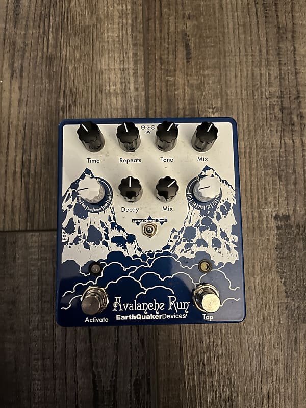 EarthQuaker Devices Avalanche Run Stereo Reverb & Delay with Tap Tempo V2
