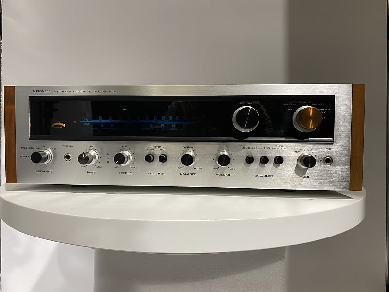 VERY GOOD PIONEER SX-990 VINTAGE RECEIVER – 1-YEAR WARRANTY - 35W PER CHANNEL, ICONIC SOUND