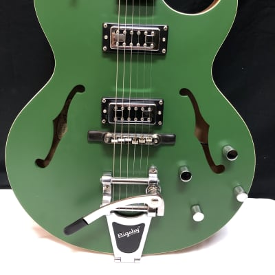 The Loar electric hollowbody guitar - NEW Thinbody Archtop Green LH-306T Bigsby Tremolo w/ CASE image 5