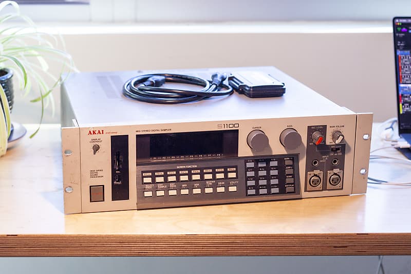 Akai S1100 MIDI Stereo Digital Sampler 1990 | Reverb