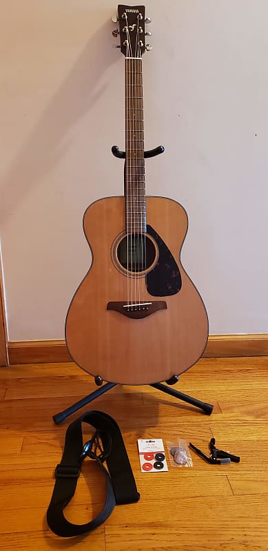 Yamaha FS800 Solid Spruce Top OM Acoustic Guitar Natural with Accessories image 1