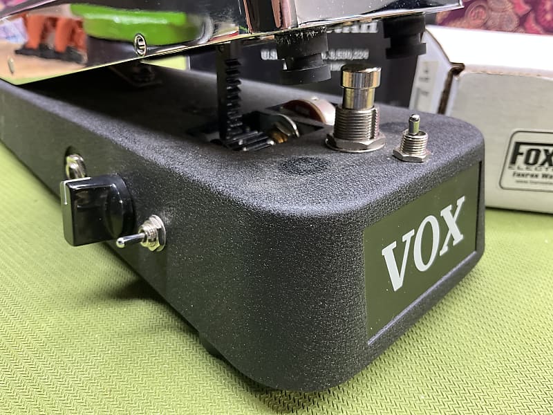 Vox V847A Wah w/ Keeley Mod | Reverb