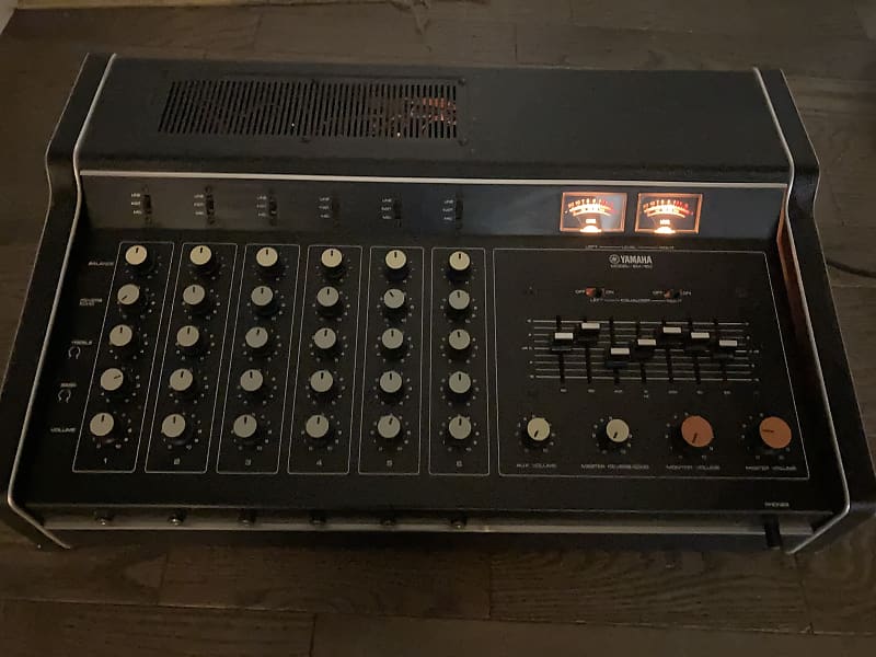 Yamaha EM150 1970s Powered Mixer/Console Reverb